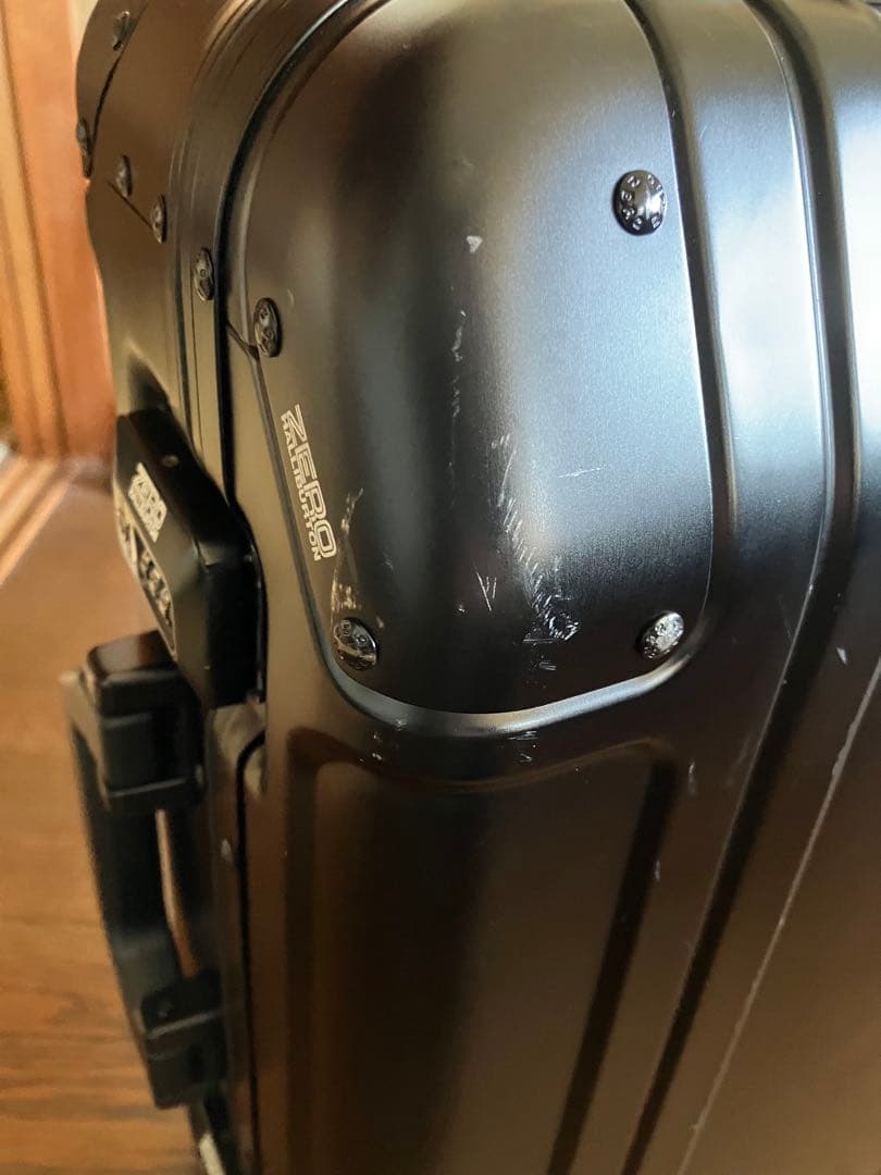 ゼロハリバートン アルミ キャリーバッグ スーツケース 機内持ち込み可能 黒