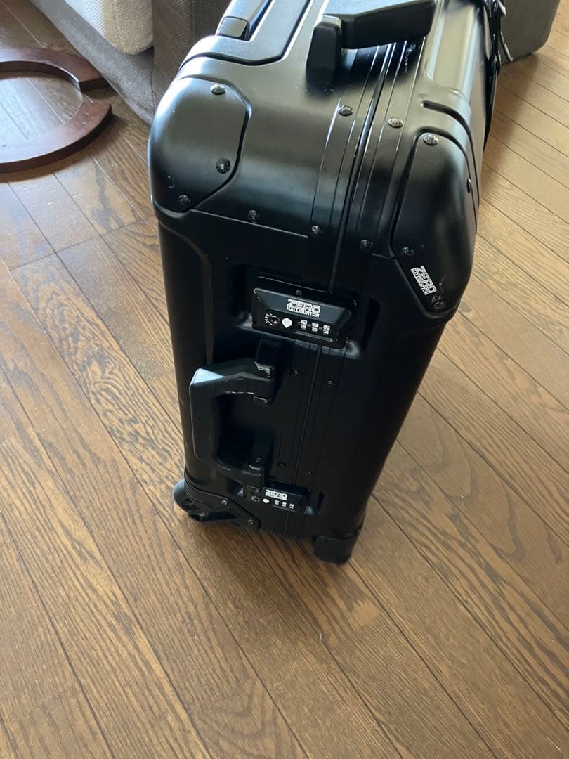 ゼロハリバートン アルミ キャリーバッグ スーツケース 機内持ち込み可能 黒