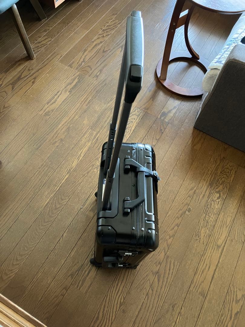 ゼロハリバートン アルミ キャリーバッグ スーツケース 機内持ち込み可能 黒