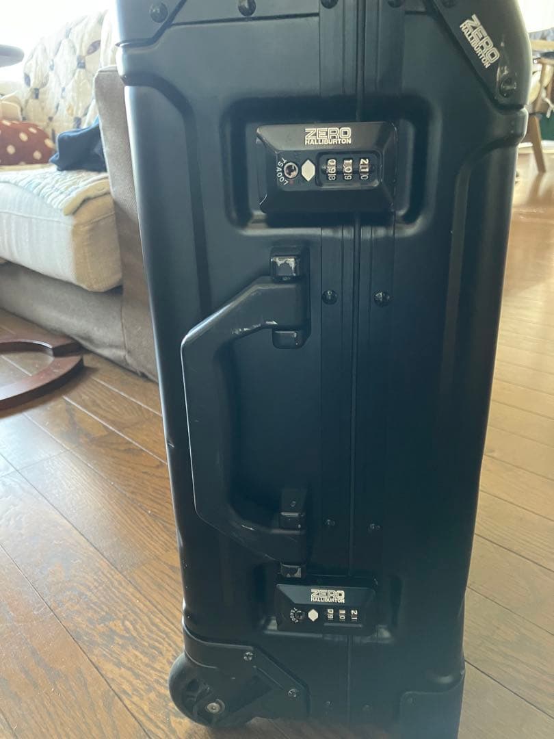 ゼロハリバートン アルミ キャリーバッグ スーツケース 機内持ち込み可能 黒