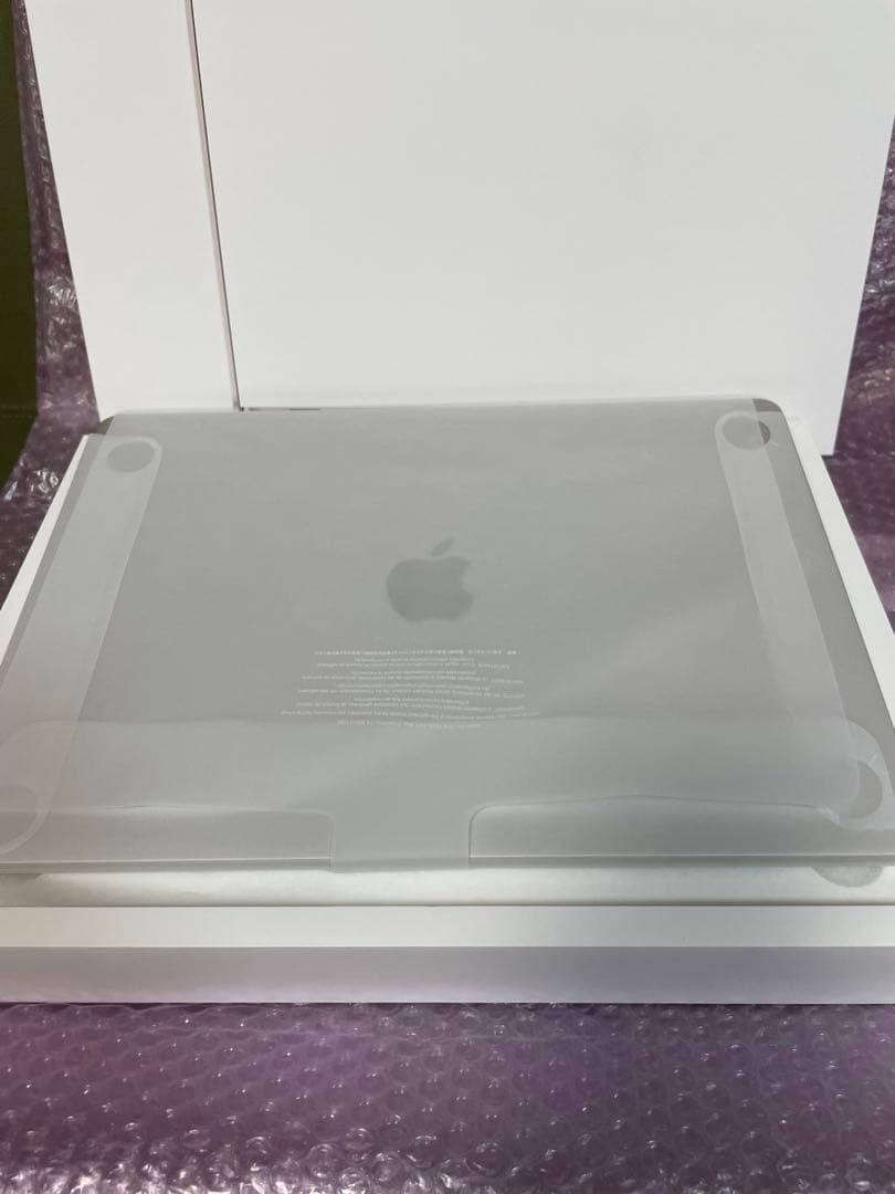 MacBook Air スターライト ［MRYR3J/A］ 展示美品