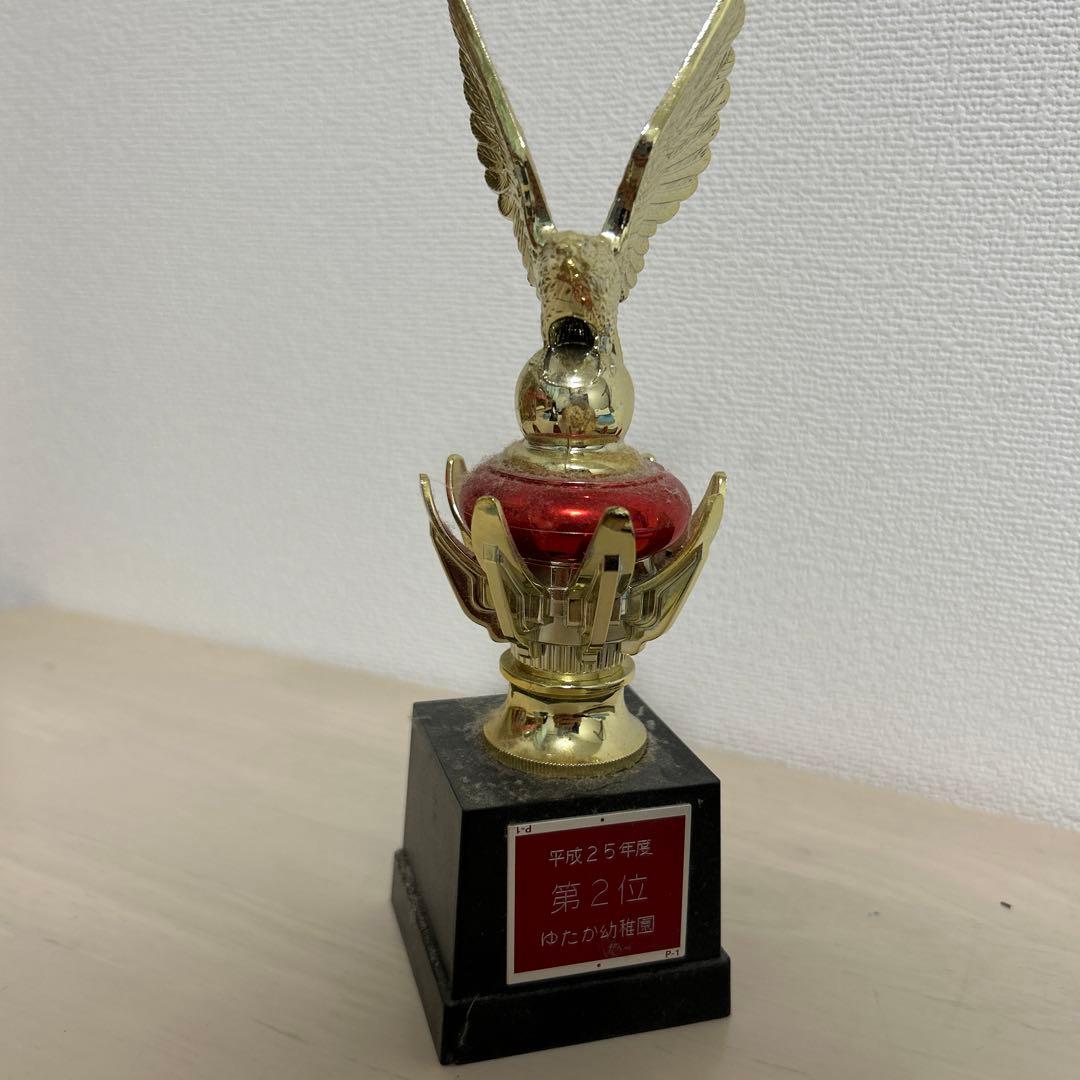 謎のトロフィー