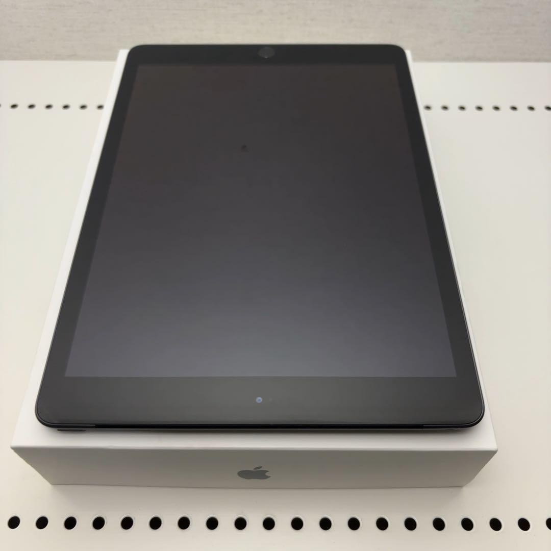 早い者勝ち　iPad 第8世代　32GB