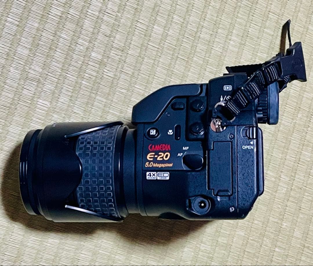 OLYMPUS CAMEDIA E-20 デジタル一眼レフカメラ　動作未確認