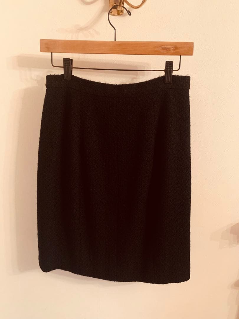 シャネル　CHANEL 黒 ボタン付きタイトスカート　44