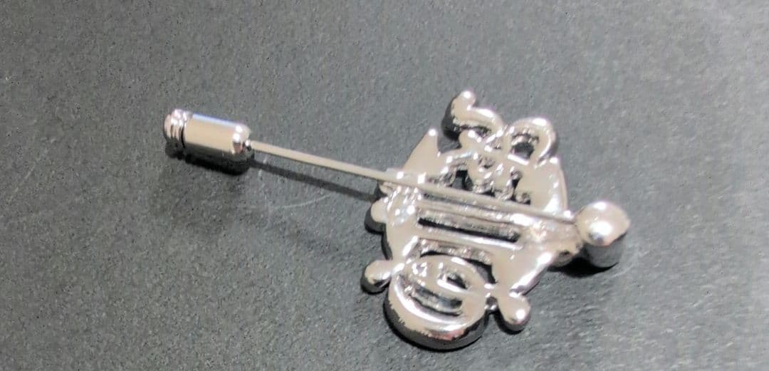 ♥本日特別価格【クリスチャン ディオール】紋章エンブレム ピンブローチ