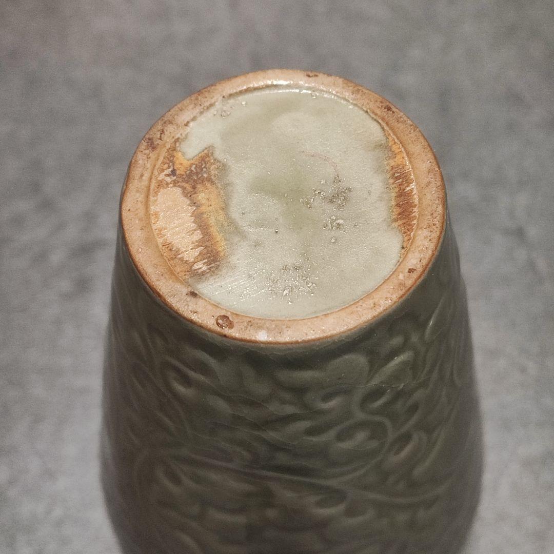 花瓶　一輪挿し　アンティーク　中国骨董　北宋景徳鎮　青磁　梅瓶　陰刻花唐草