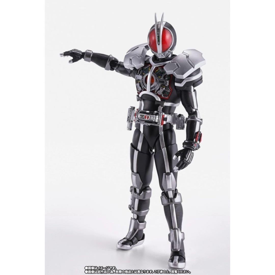 S.H.Figuarts（真骨彫製法） 仮面ライダーファイズ　アクセルフォーム