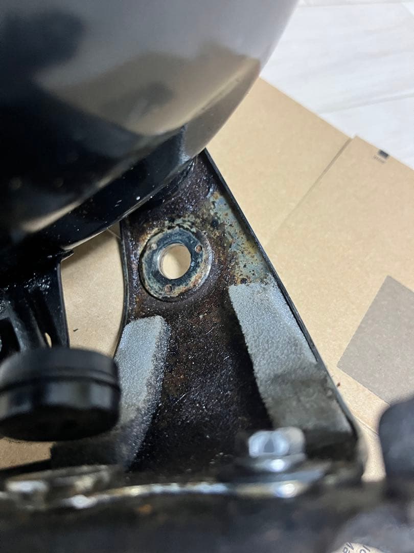 ヤマハ SR400 純正ヘッドライト、ステー