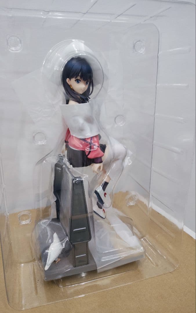 宝多六花 ブルースカイステーション フィギュア グリッドマンユニバース