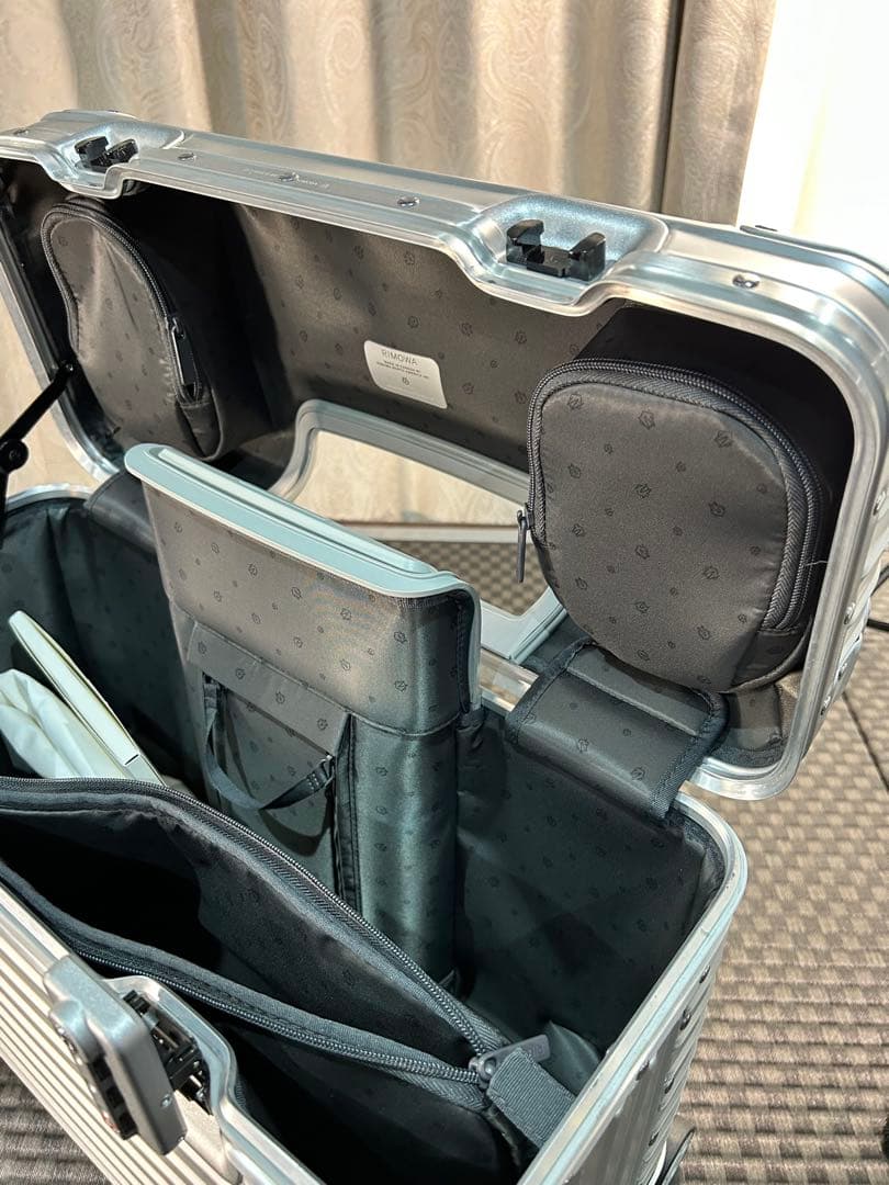 SlimShady です♪ RIMOWA リモワ　オリジナル　パイロット