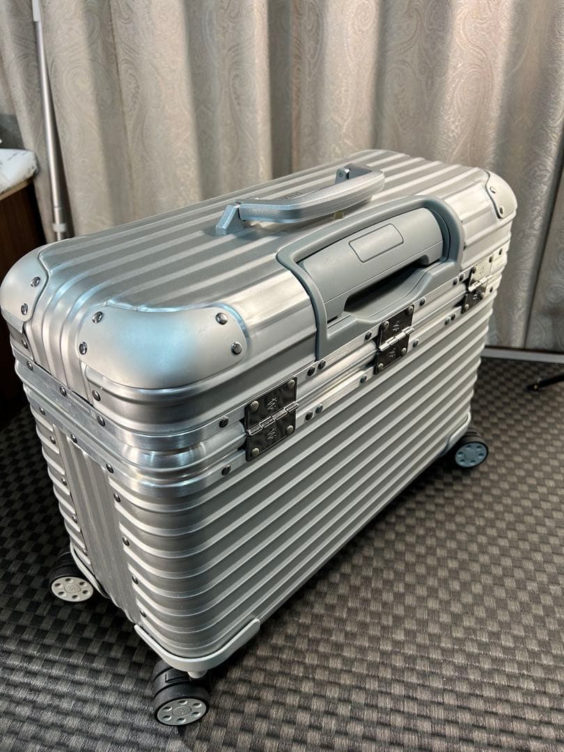 SlimShady です♪ RIMOWA リモワ　オリジナル　パイロット