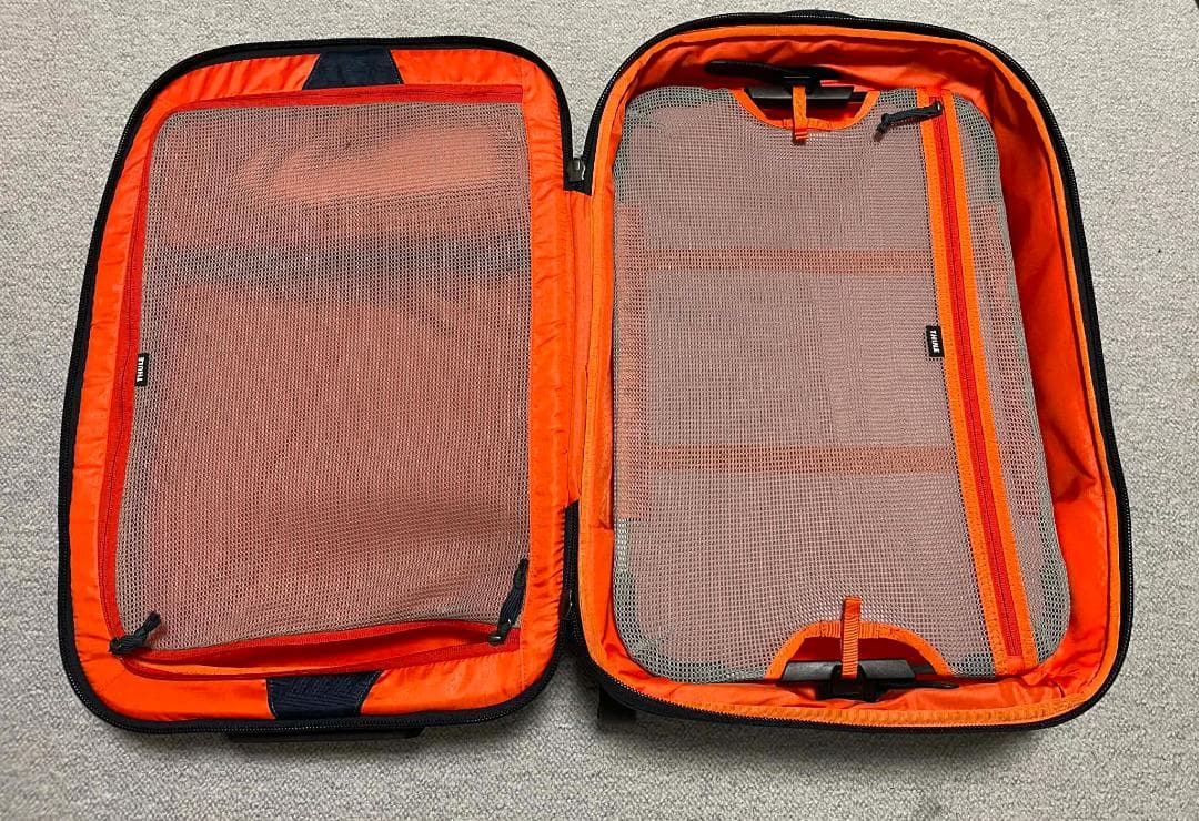 Thule キャリーケース S 機内持込可 3〜5泊用 ネイビー