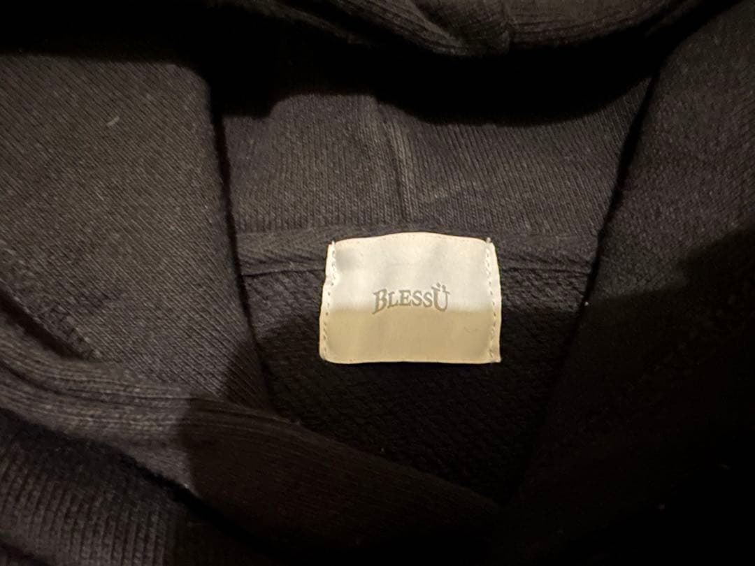 BlessÜ ブレスユー　黒 パーカー　一度だけ着用　早い者勝ち‼️