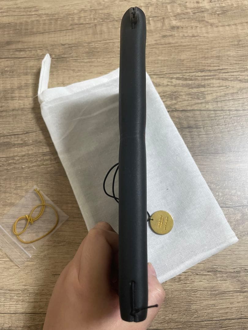 トラベラーズノート　PRADA レギュラーサイズ　BLACK ブラスタグ