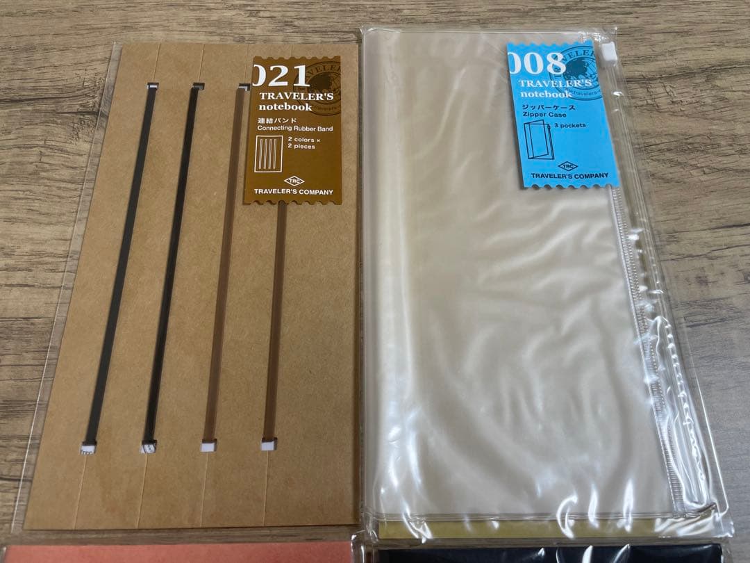 トラベラーズノート　PRADA レギュラーサイズ　BLACK ブラスタグ