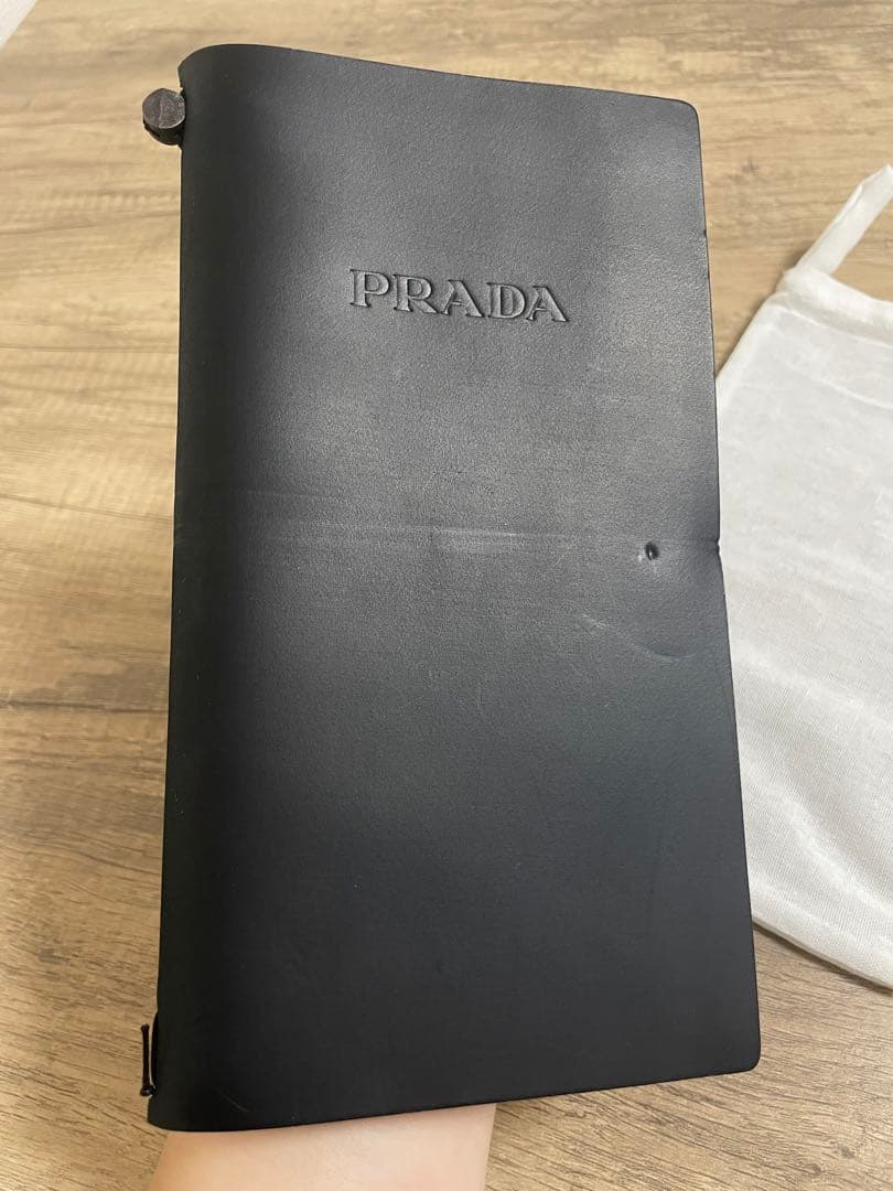 トラベラーズノート　PRADA レギュラーサイズ　BLACK ブラスタグ