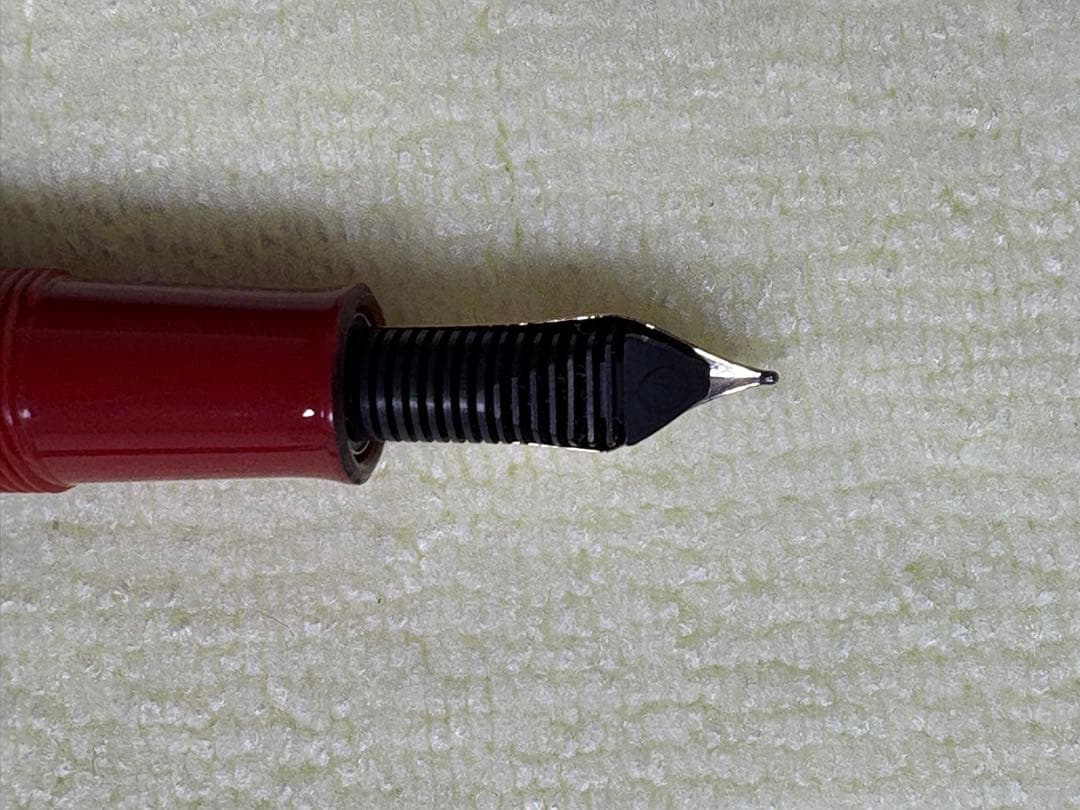 Pelikan 赤い万年筆