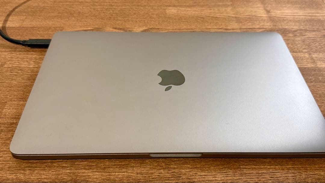 Apple MacBook Pro 13インチ2017年購入 充電器付き