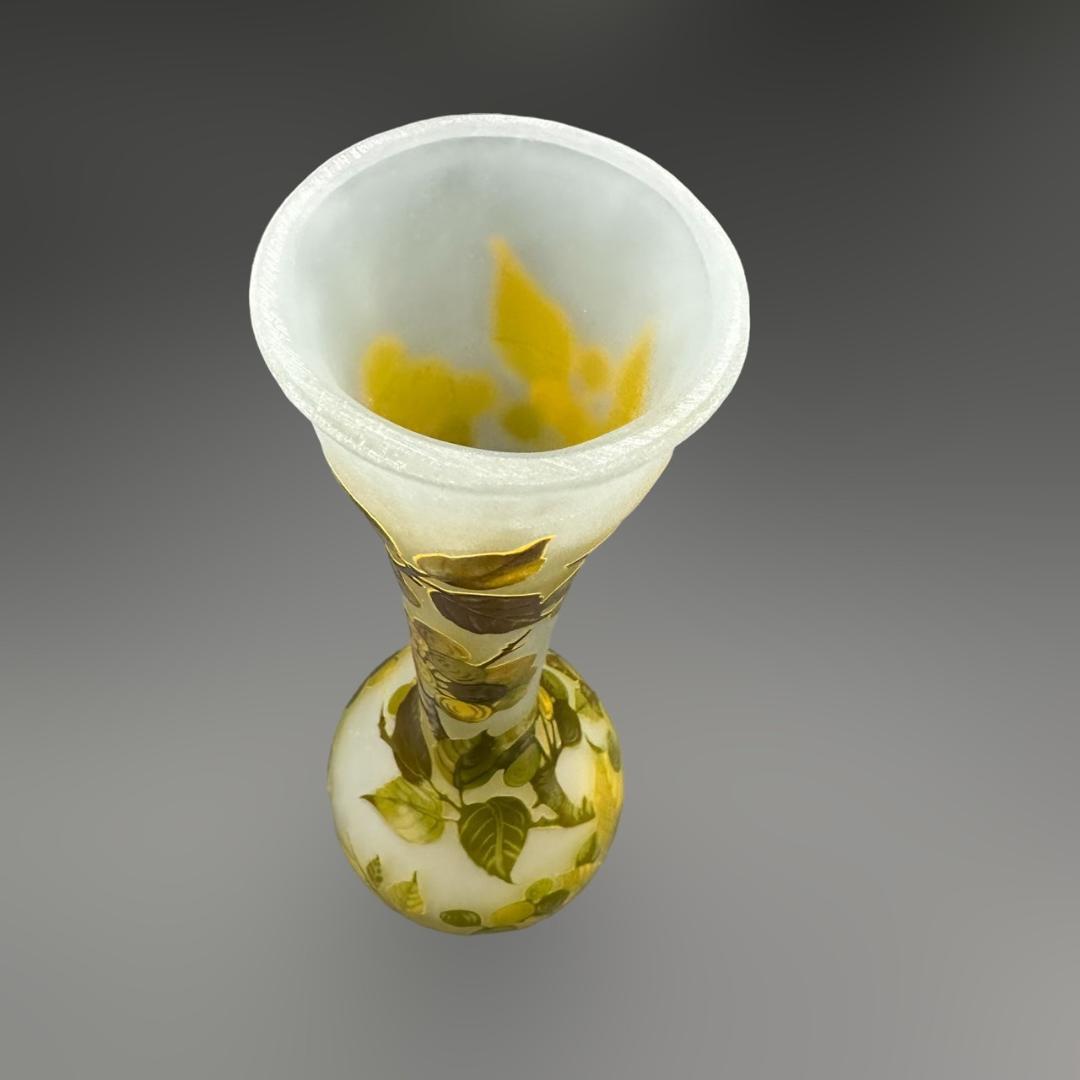 エミールガレ 　　鶴首　花瓶　カメオ彫り　被せガラス　高さ26ｃｍ