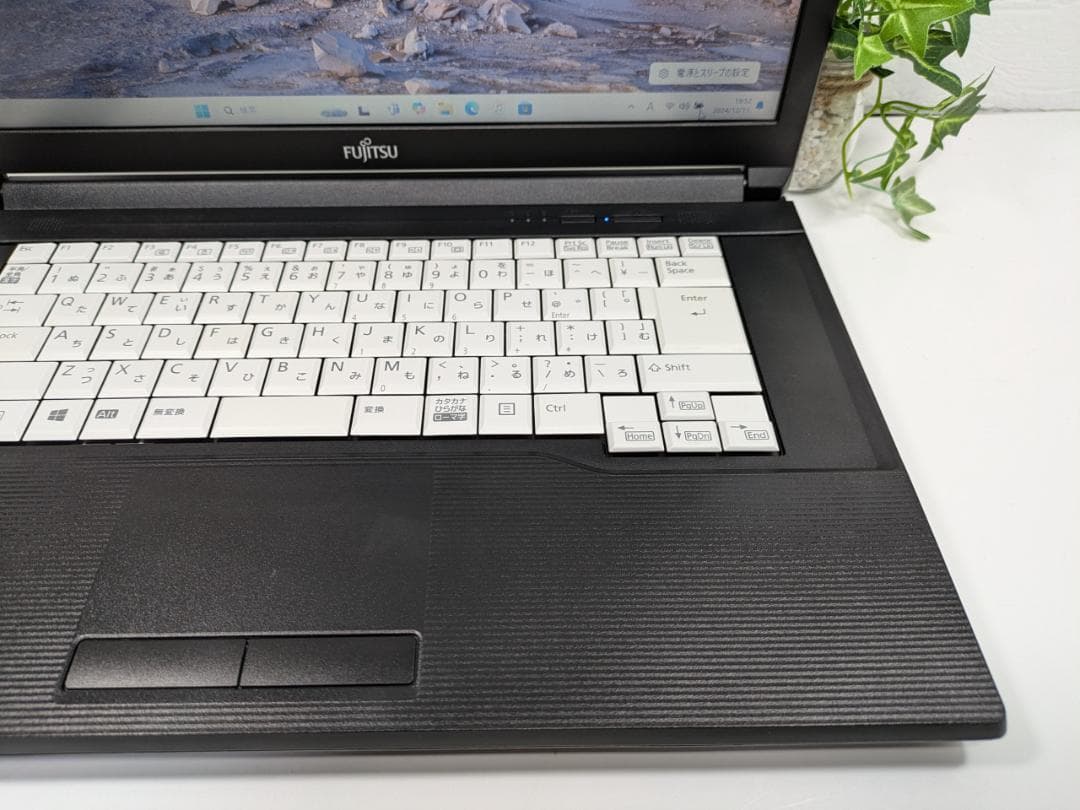 コ*ロ様 Windows11ノートパソコン✨オフィス付き✨富士通　爆速SSD　W