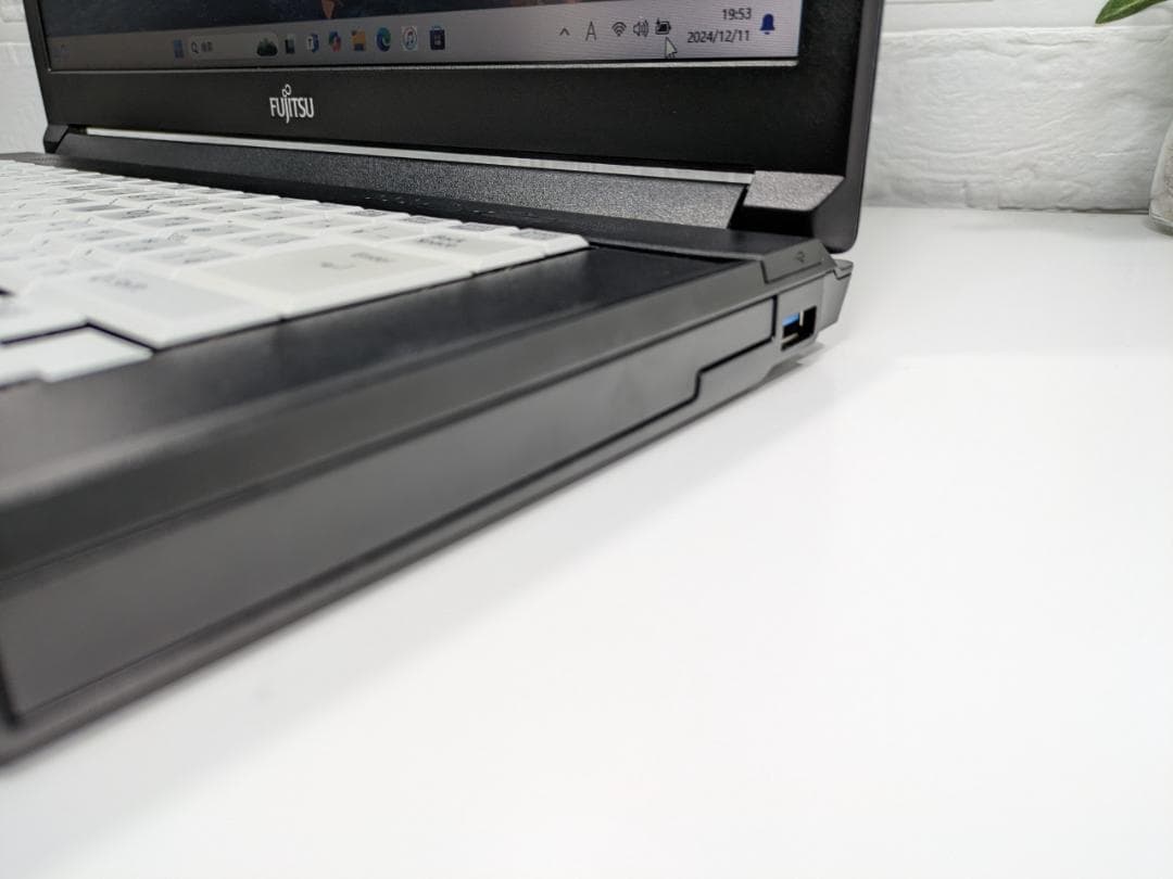 コ*ロ様 Windows11ノートパソコン✨オフィス付き✨富士通　爆速SSD　W