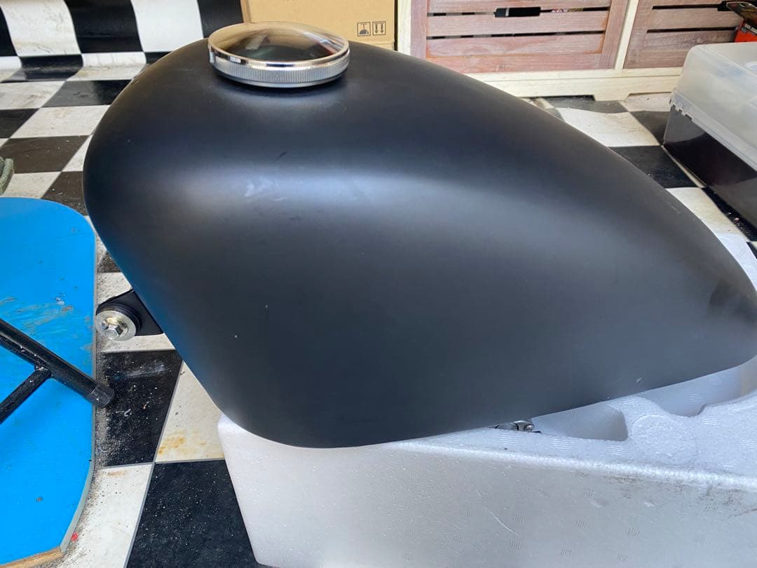 ヘイスト250｜タンク｜艶消しブラック　タンクアップステー付き