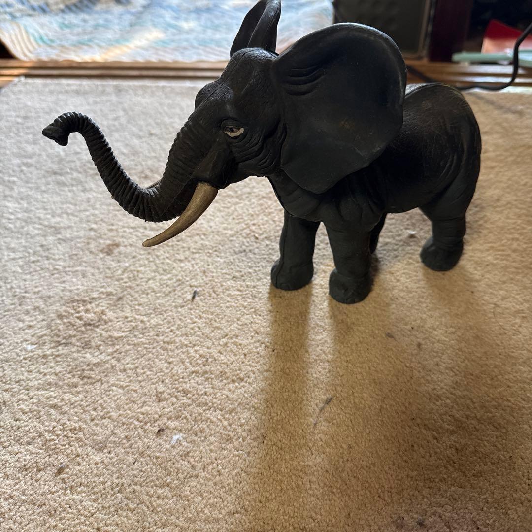 希少　ゾウ置物　約15cm