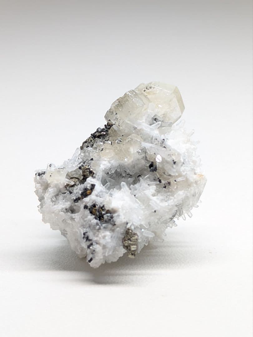 アパタイト　クォーツ①　鉱物標本　原石