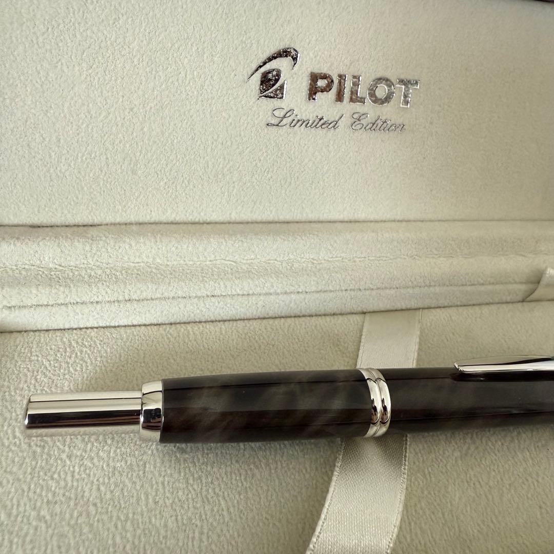 パイロット キャップレス 2012年 限定 ブラックマーブル　万年筆