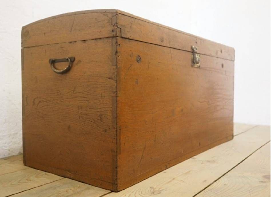 1051 アンティーク　木製トランク　木箱　収納ケース　センターテーブル　レトロ