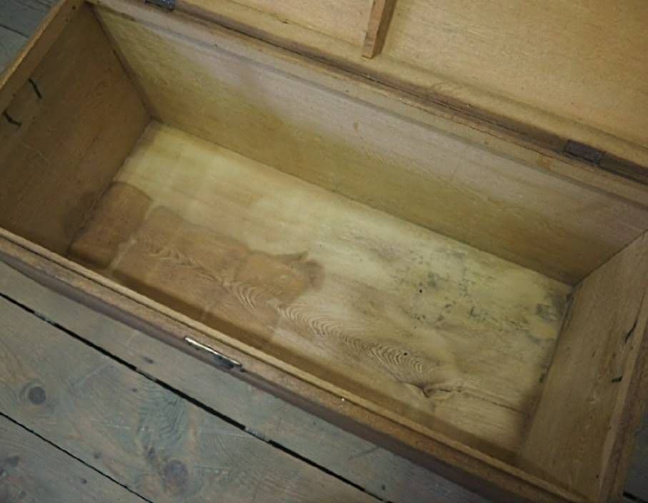 1051 アンティーク　木製トランク　木箱　収納ケース　センターテーブル　レトロ