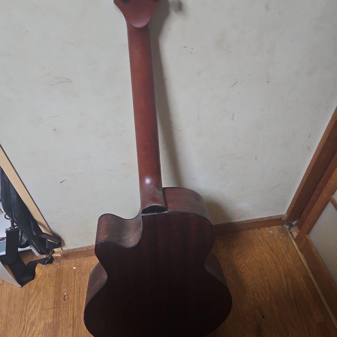 Jasmine アコースティックギター カッタウェイby Takamine