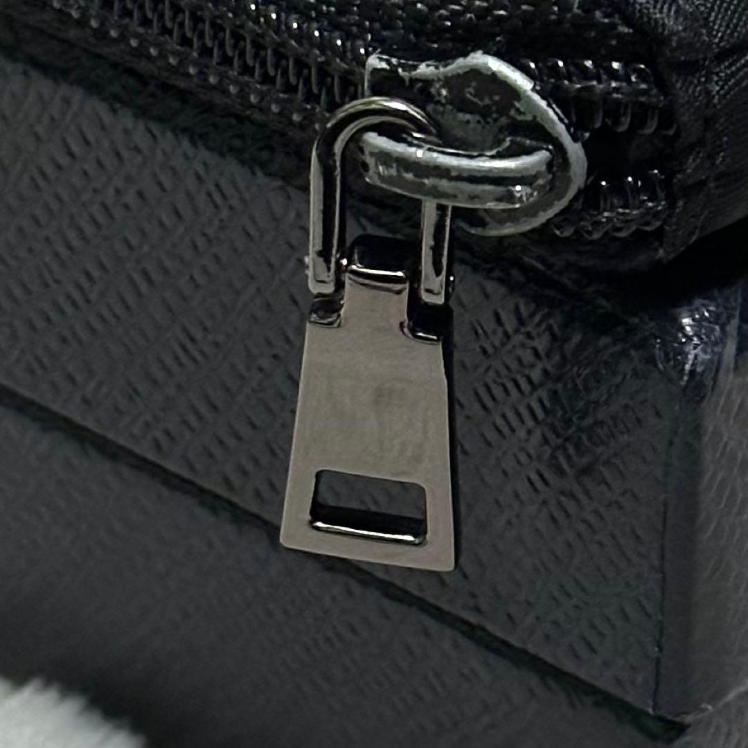 PRADA プラダ　ケース　ナイロン　三角ロゴ　ラウンドファスナー