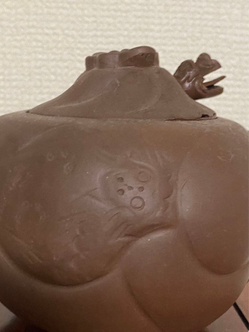 中国美術紫砂彫 魚化龍紋茶壺 陶磁器 後手急
須 茶壺 茶道具在名唐物 年代不明
