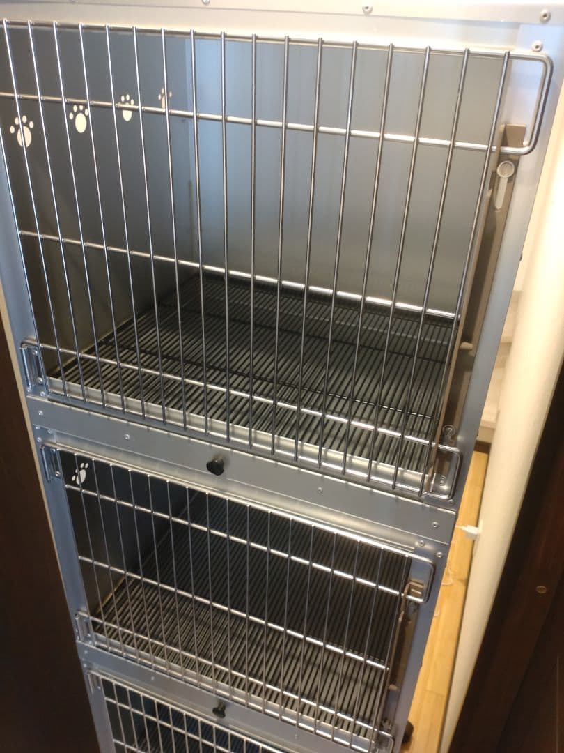【引き取り限定】 ３段犬舎　アルミ製　中古