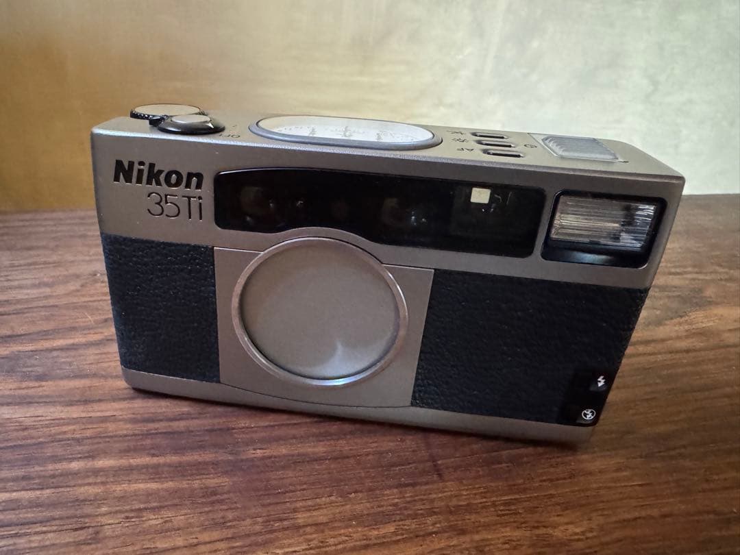 Nikon 35Ti フィルムカメラ