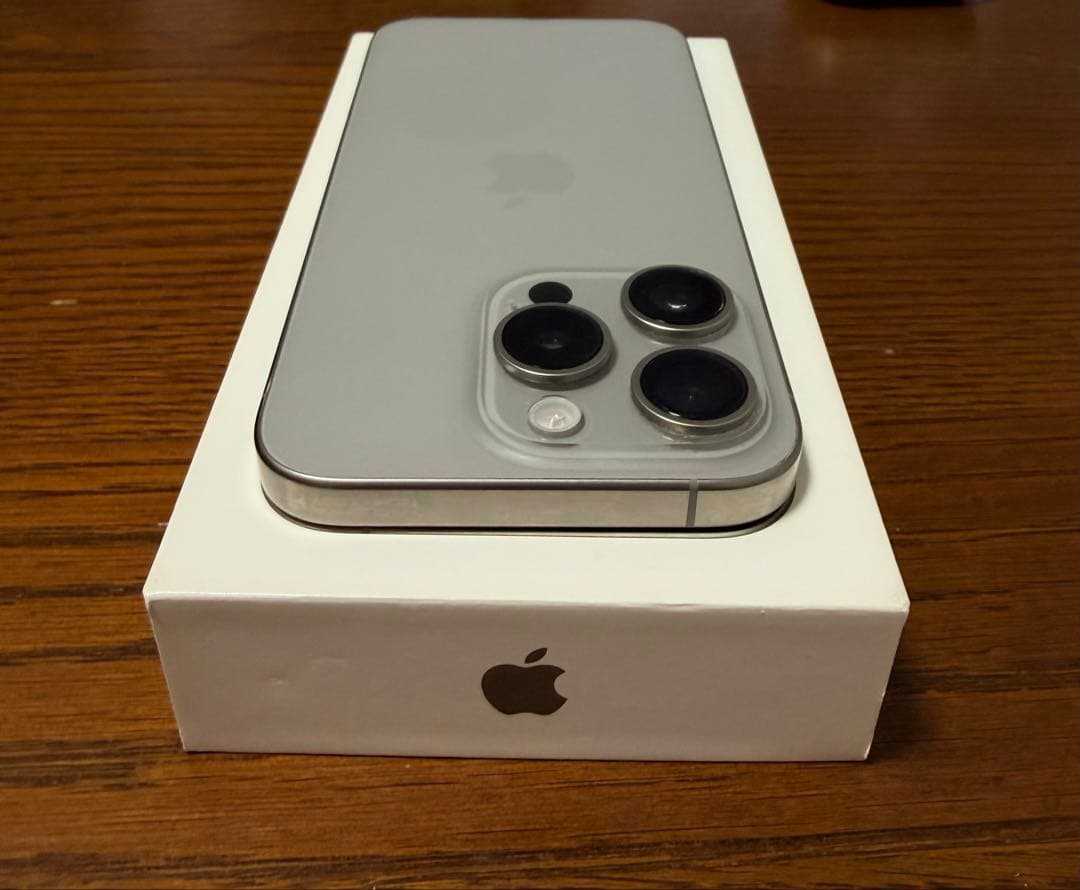 iPhone 15 Pro 本体 256GB ナチュラルチタニウム