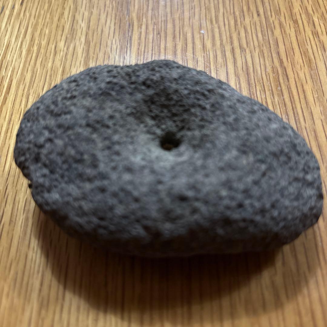 火山岩 円形 穴あき
