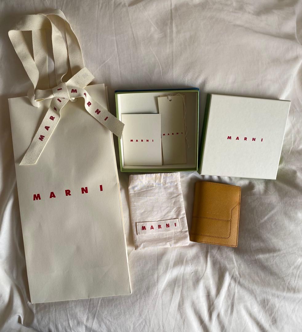 年末割【半額】MARNI マルニ サフィアーノレザー製 ウォレット 2つ折り財布
