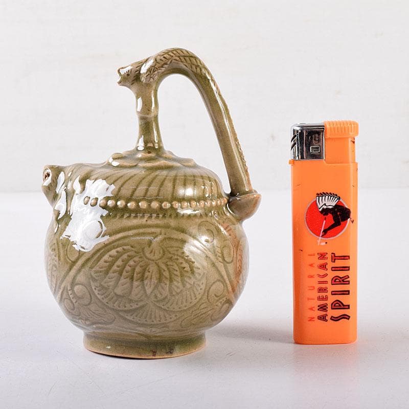 中国　龍泉窯　青磁　神獣注ぎ口　水滴　水注　N　8153