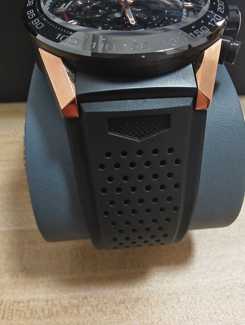 タグホイヤー TAG HEUER CAR2A5A.FT6044 カレラ チタン