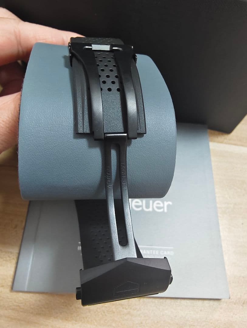 タグホイヤー TAG HEUER CAR2A5A.FT6044 カレラ チタン