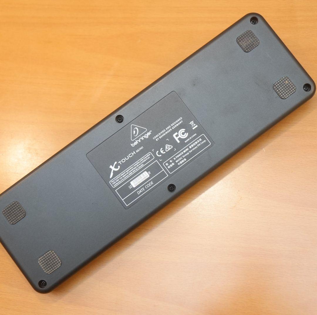 Behringer X-TOUCH MINI MIDIコントローラー