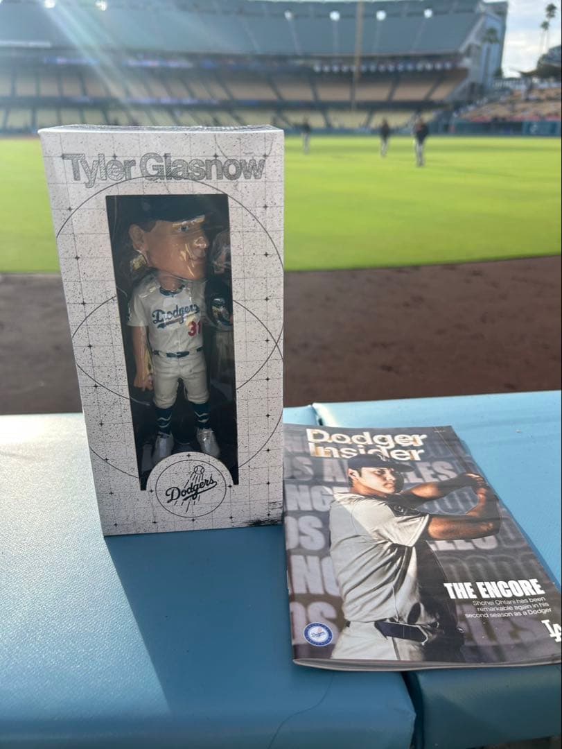 9/18 スタジアム限定 タイラー・グラスノー　ボブルヘッド 大谷冊子付き