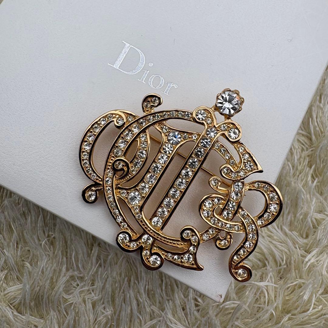 Dior ゴールド ブローチ エンブレムロゴ
