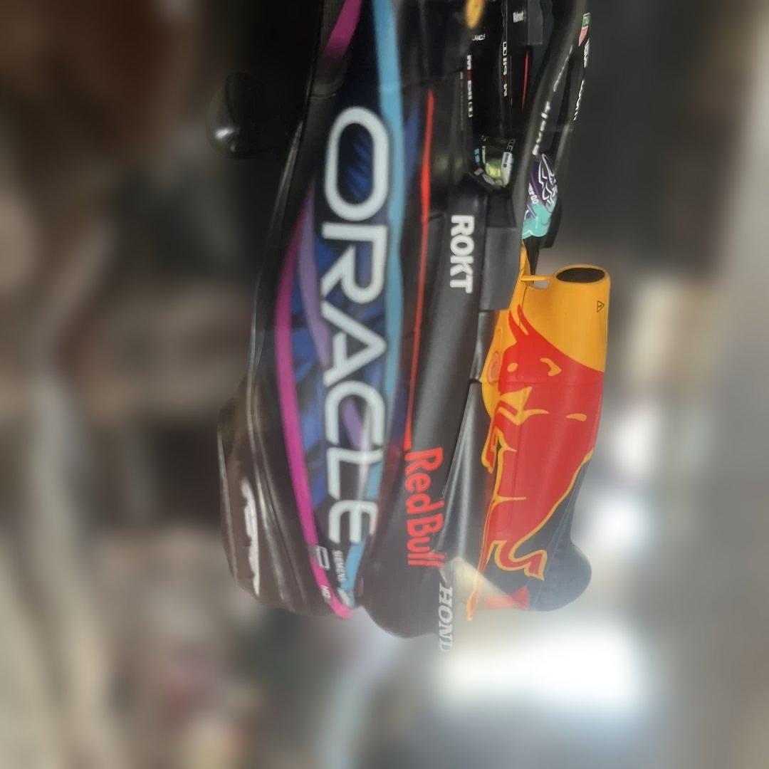 HPミニチャンプス1/18レッドブルF1マックスフェルスタッペンマイアミ