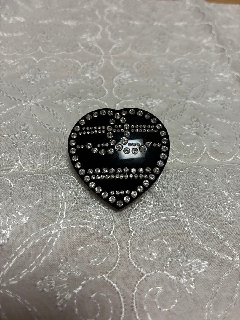 ハート型クリスタルブローチ　CHANEL シャネル