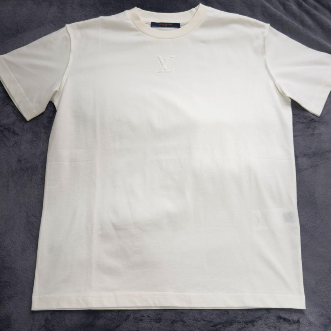 1点限り！新品未使用 ルイヴィトン 23AW エンボス LV ロゴ Tシャツ