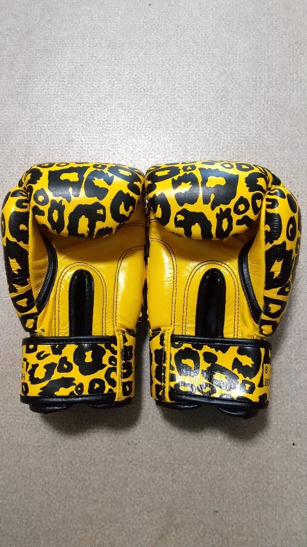 本革製WINDYボクシンググローブ 8oz 黄色＆黒 ヒョウ柄 新品